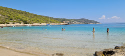 Zdjęcie Zaglav beach poparte klifami