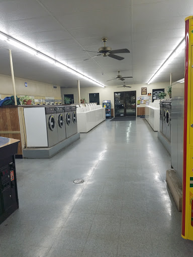 Laundromat «Queens Laundromat», reviews and photos, 2611 W Moholt Dr, Eau Claire, WI 54703, USA