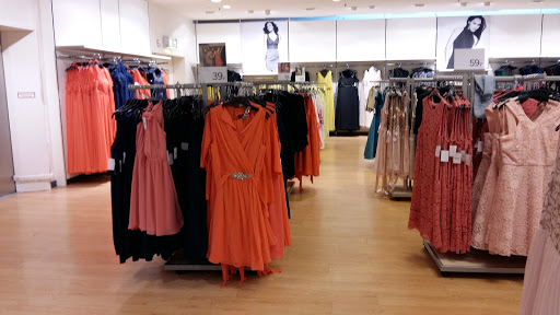 Stores to buy long dresses Nuremberg