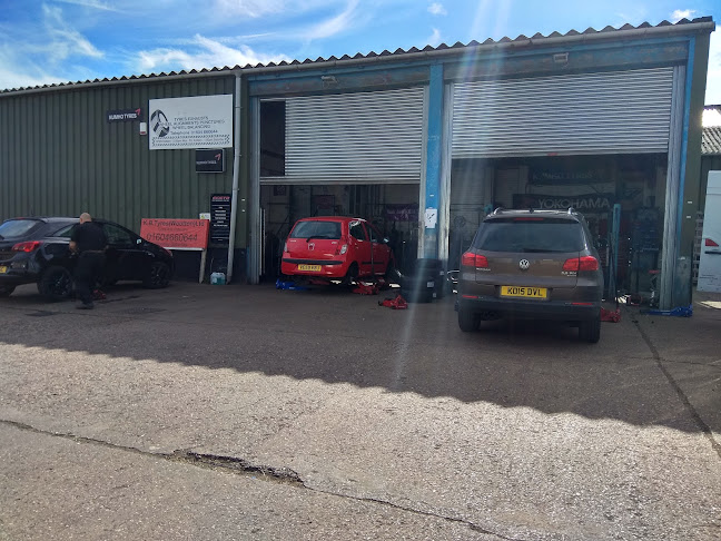 Comments and reviews of Wootton Tyre & Exhaust Centre Ltd