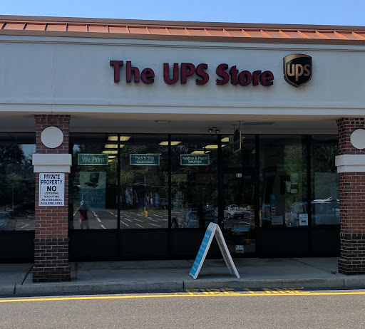 Shipping and Mailing Service «The UPS Store», reviews and photos, 957 NJ-33 #12, Trenton, NJ 08690, USA