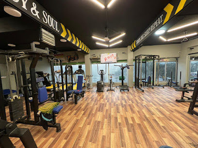 TITAN FITNESS GYM