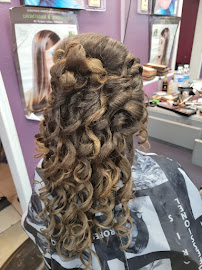Shears Beauty Salon By Rosy Garduño - Photo 3 - Car repair in McAllen, TX, McAllen