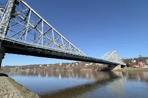 Loschwitz Bridge image