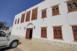 The old Emirate Palace in Umluj image