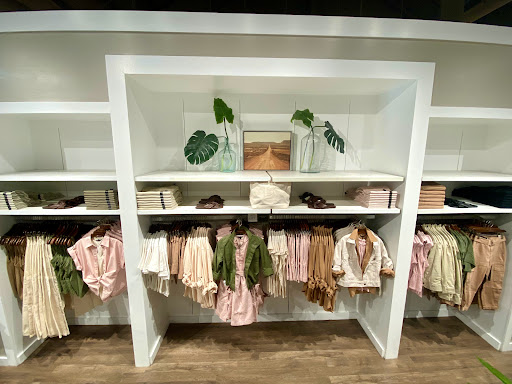 Clothing Store «Banana Republic», reviews and photos, 454 Evergreen Ct, Central Valley, NY 10917, USA