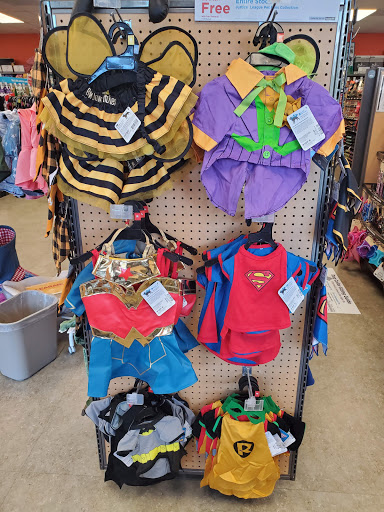 Pet Supply Store «Unleashed by Petco», reviews and photos, 20649 SW Roy Rogers Rd #301, Sherwood, OR 97140, USA