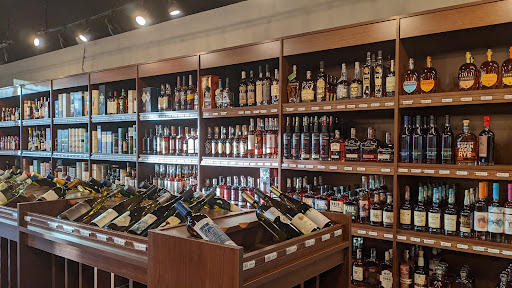 Wine Store «West Side Wines & Spirits», reviews and photos, 10 Raymond Rd, West Hartford, CT 06107, USA