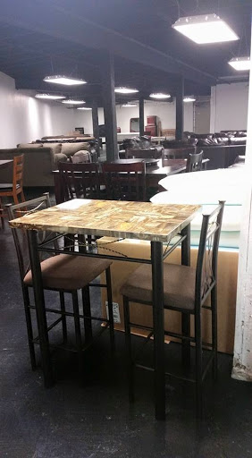 Flea Market «Springfield Flea Market & Gifts», reviews and photos, 1325 E Trafficway St, Springfield, MO 65802, USA