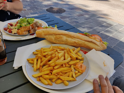 Le Neon Ecarlate à Théoule-sur-Mer