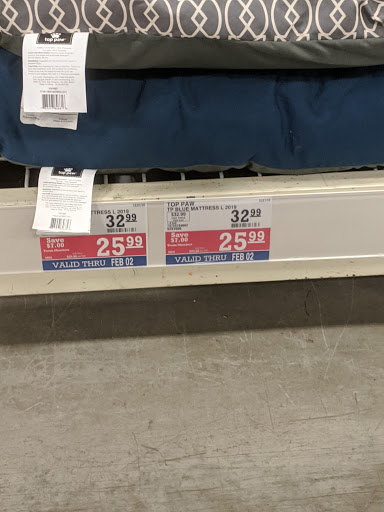 Pet Supply Store «PetSmart», reviews and photos, 3211 Peoples St, Johnson City, TN 37604, USA