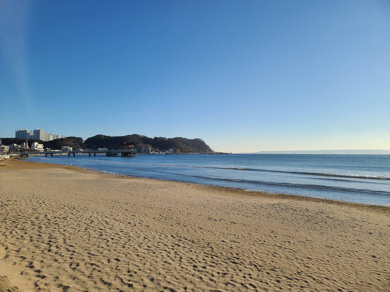 Foto di Yeongildae Beach e l'insediamento