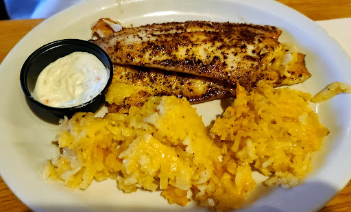 American Restaurant «Cracker Barrel Old Country Store», reviews and photos, 5580 Windward Pkwy, Alpharetta, GA 30004, USA