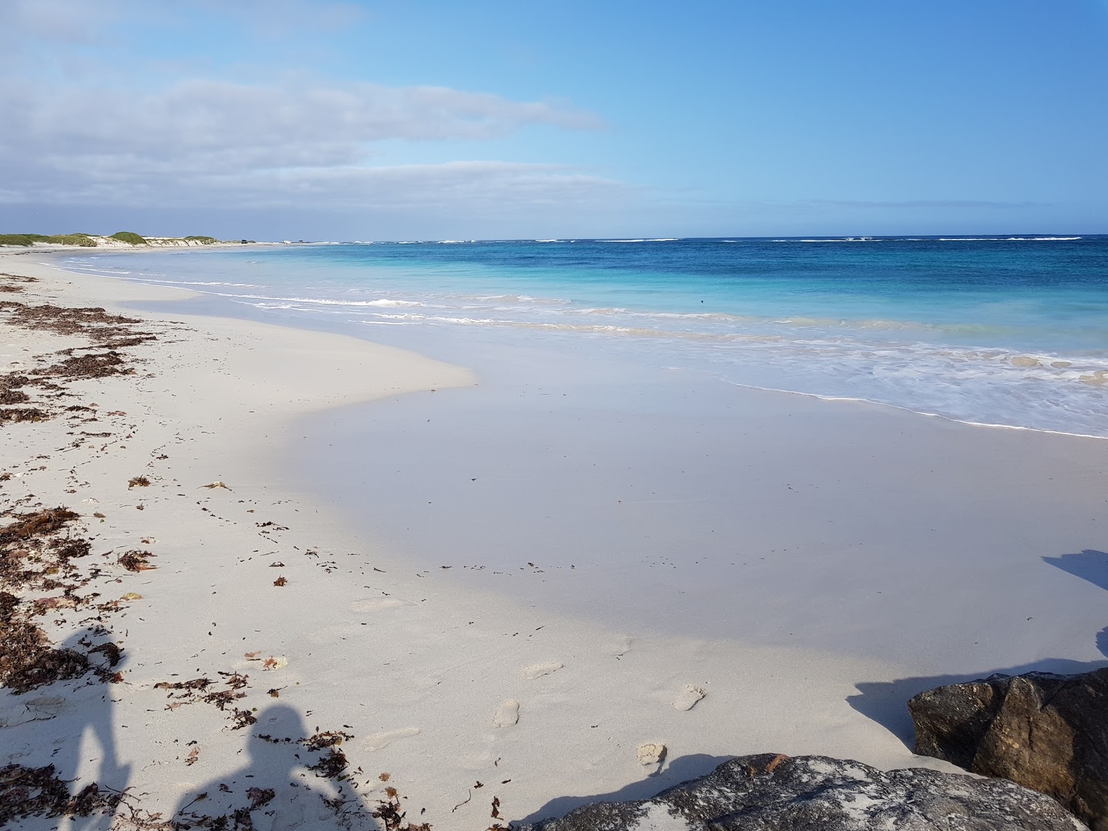 Photo de Pages Beach avec rivage droit, long