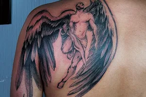 Tattoos And Piercing Xela image