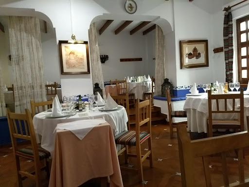 Lhardy Restaurante - Cra de S. Jerónimo, 8, 28014 Madrid, España