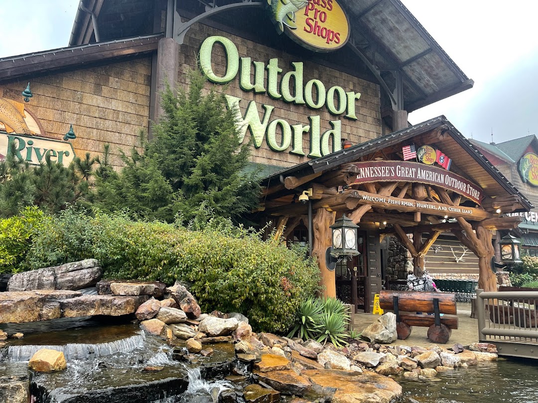 Bass Pro Shops/Cabela’s Boating Center