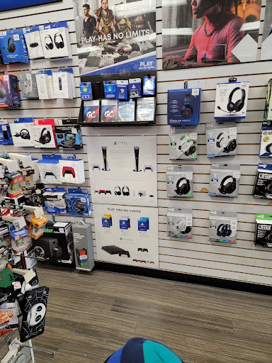 Video Game Store «GameStop», reviews and photos, 9110 Atlantic Ave, Ozone Park, NY 11416, USA
