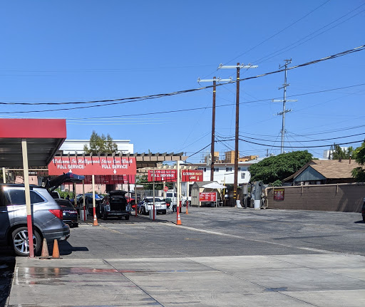 Hollywood Stars Car Wash and Detail en North Hollywood