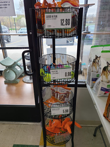 Pet Supply Store «Pet Supplies Plus», reviews and photos, 6845 Highland Rd, White Lake, MI 48383, USA