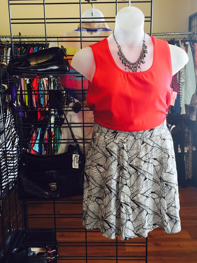 Used Clothing Store «Clothes Mentor», reviews and photos, 306 Oyster Point Rd, Newport News, VA 23602, USA