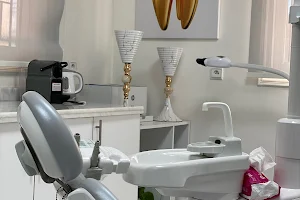 Cabinet dentaire Golden Smile Dr. SARA LAOUINA (Dentiste Agadir) image