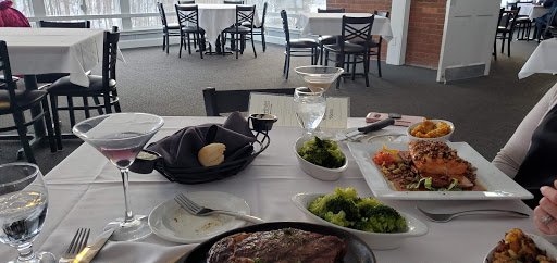 American Restaurant «Martinis Restaurant & Lounge», reviews and photos, 4338 Lake Rd W, Ashtabula, OH 44004, USA