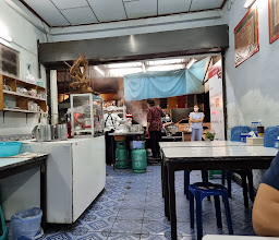 ญ่าแดง ราดหน้า ก๋วยเตี๋ยวผัดซีอิ้ว\u200b photo