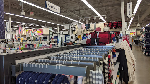 Clothing Store «Old Navy», reviews and photos, 1459 New Britain Ave, West Hartford, CT 06110, USA