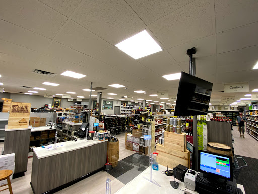 Liquor Store «Hennepin Lake Liquor Store», reviews and photos, 1200 W Lake St, Minneapolis, MN 55408, USA