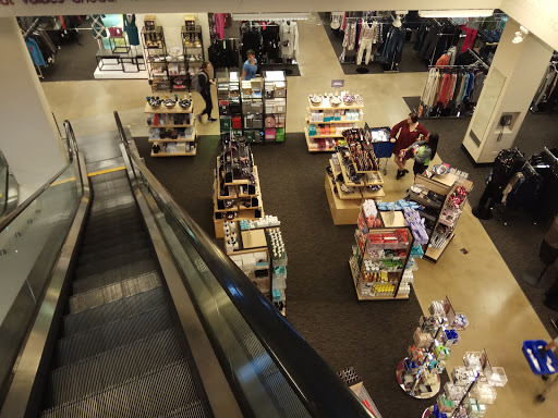 Department Store «Nordstrom Rack Friendship Center», reviews and photos, 5333 Wisconsin Ave, Washington, DC 20015, USA