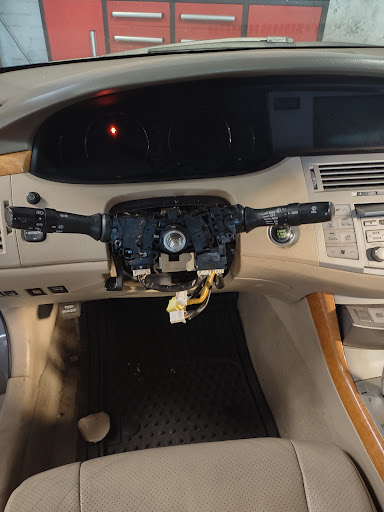 Auto Repair Shop «K & J Auto Repair and Maintenance», reviews and photos, 1920 S San Pedro St, Los Angeles, CA 90003, USA