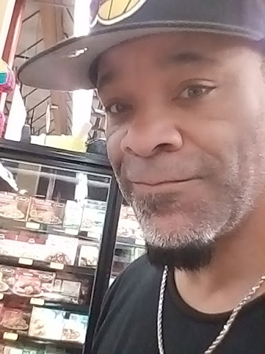 Grocery Store «Grocery Outlet Bargain Market», reviews and photos, 3566 W Shaw Ave, Fresno, CA 93711, USA