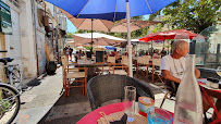 Atmosphère du Restaurant français Restaurant Arles - La Mule Blanche - n°12