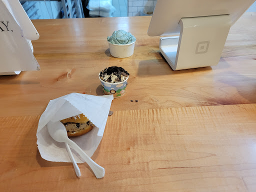 Ice Cream Shop «The Parlor Ice Cream Puffs», reviews and photos, 1490 Eureka Rd #170, Roseville, CA 95661, USA