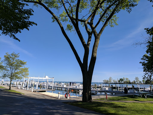 Park «Pier Park», reviews and photos, 350 Lake Shore Rd, Grosse Pointe Farms, MI 48236, USA