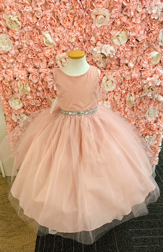 Bridal Shop «Lady Secrets - Quinceañera, Bridal, and Prom Dresses», reviews and photos, 19240 SE Stark St, Portland, OR 97233, USA