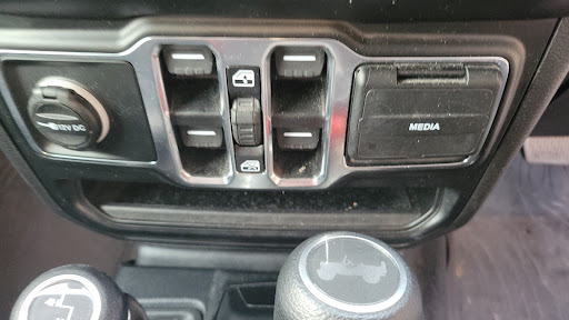 Car Wash «Simoniz Car Wash», reviews and photos, 2502 W Davis St, Conroe, TX 77304, USA