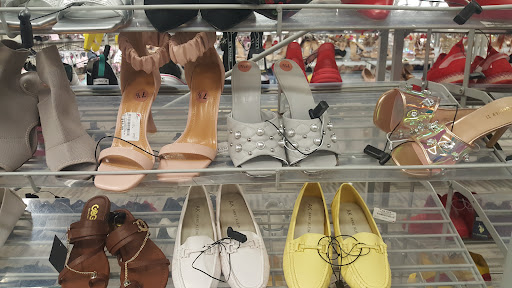 Clothing Store «Burlington Coat Factory», reviews and photos, 940 Silver Ln, East Hartford, CT 06118, USA