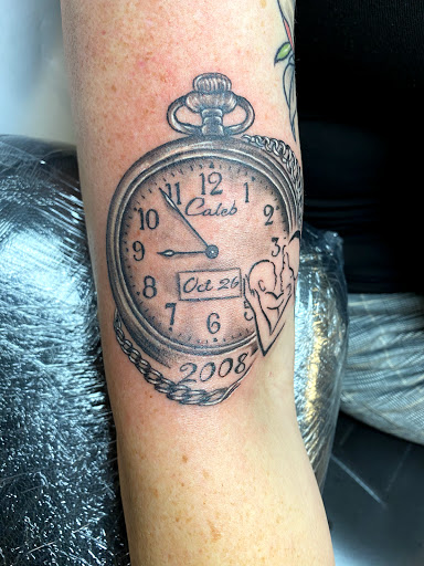 Explore henna tattoo ideas for men, creative tattoo ideas in Warner Robins, available at Untold Pain Tattoo Studio