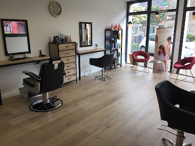 SALON L'ATELIER XIX - FEMME - HOMME & BARBE à Plescop