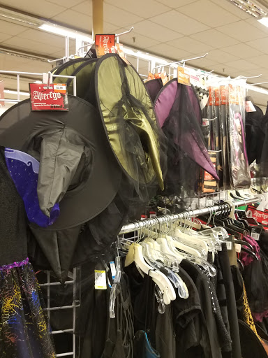 Thrift Store «Unique», reviews and photos, 2201 37th Ave NE, Columbia Heights, MN 55421, USA