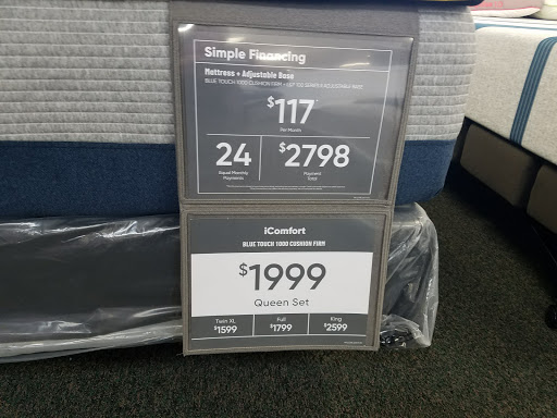 Shopping Mall «Evergreen Shopping Center», reviews and photos, 5015 Tacoma Mall Blvd, Tacoma, WA 98409, USA