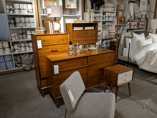 Furniture Store «west elm», reviews and photos, 400 W 47th St, Kansas City, MO 64112, USA