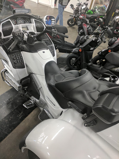 Motorcycle Dealer «Sindt Motor Sales», reviews and photos, 4460 Dodge St, Dubuque, IA 52003, USA