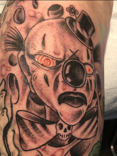 Tattoo Shop «Nine Lives Tattoo», reviews and photos, 61 N Holladay Dr, Seaside, OR 97138, USA