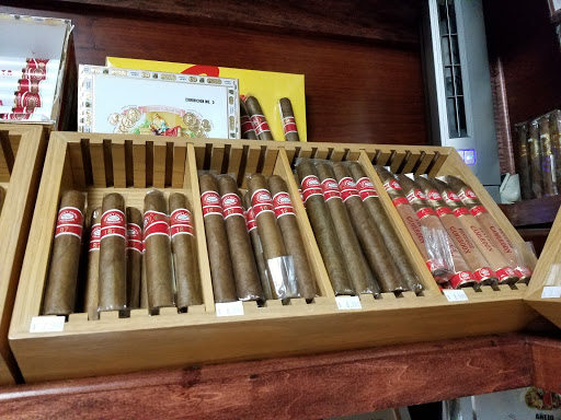 Tobacco Shop «Discount Smokes», reviews and photos, 6434 N Preston Hwy # 6B, Louisville, KY 40229, USA