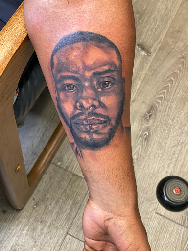 Explore florida gator tattoo ideas, creative tattoo ideas in Somerdale, available at Upscale Ink Studio