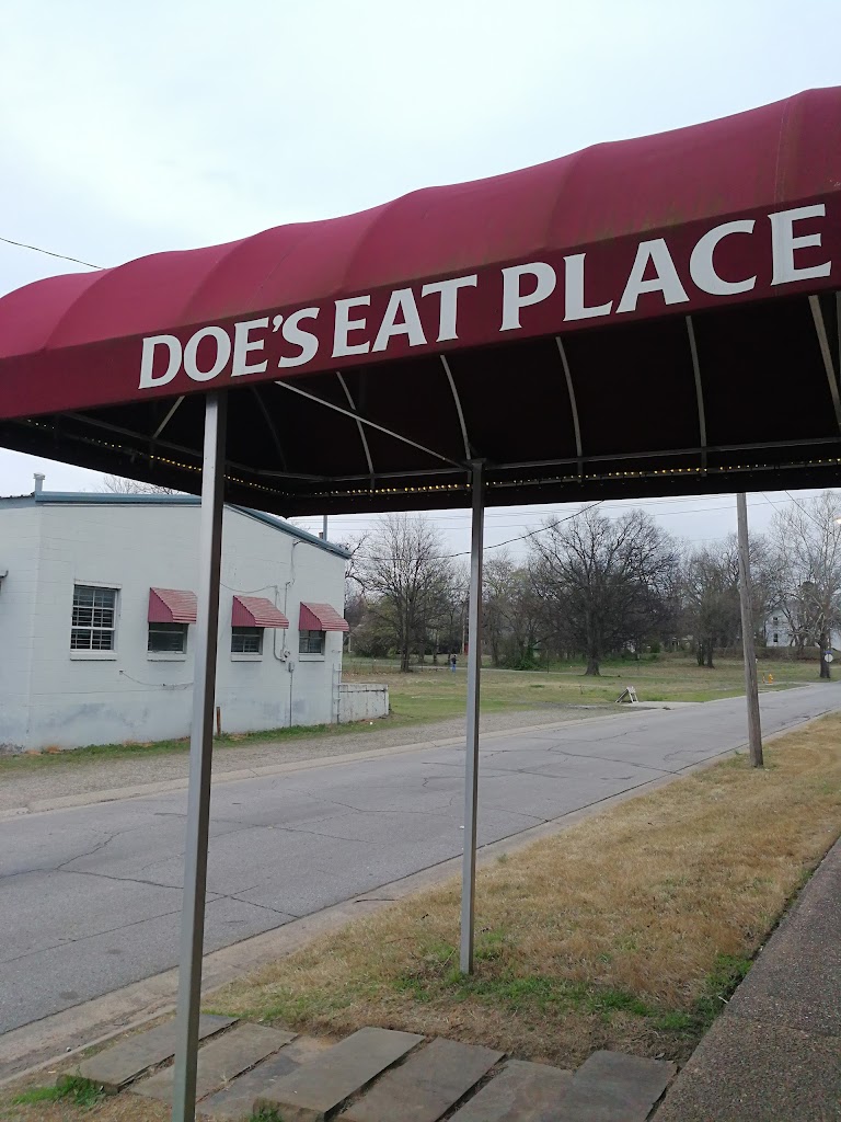 Doe's Eat Place 72901