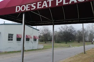 Doe's Eat Place image